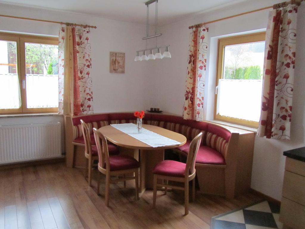 Large Cozy Apartment Grubweg 130 Qm ザンクト・マルティン・アム・テンネンゲビルゲ エクステリア 写真